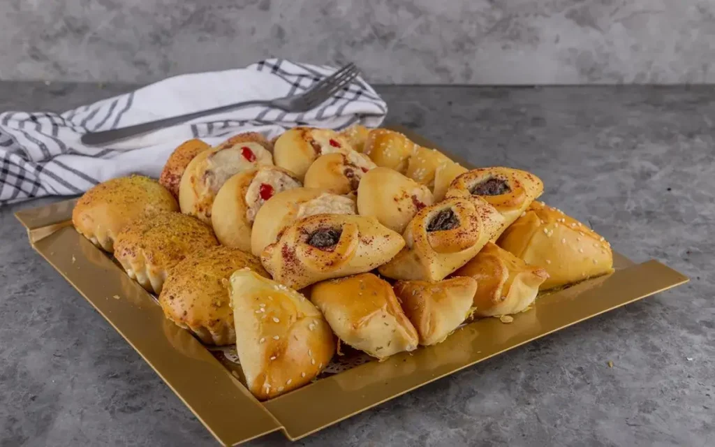 Mix Salties Basket -24 Pcs