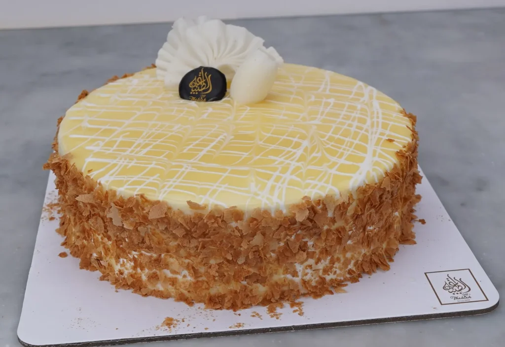 VANILLA CRUNCHY CAKE