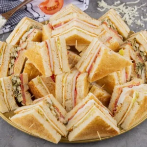 CLUB SANDWICH BASKET-24 PCS